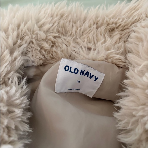 Old Navy White Cream Faux Fur Puffer Jacket - Picture 3 of 4
